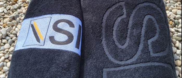 Brisače z logotipom, stkane v vašem dizajnu!